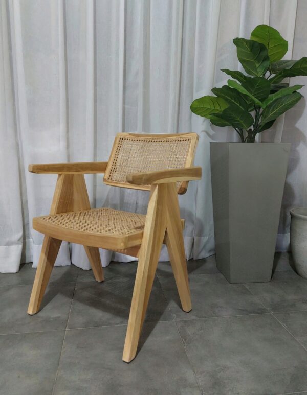 Silla Jeanneret Natural ángulo