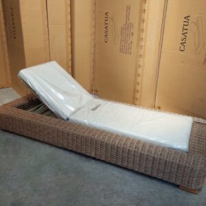 Casatua. Reposera Camastro. Rattan Sintético. Apto Exterior.